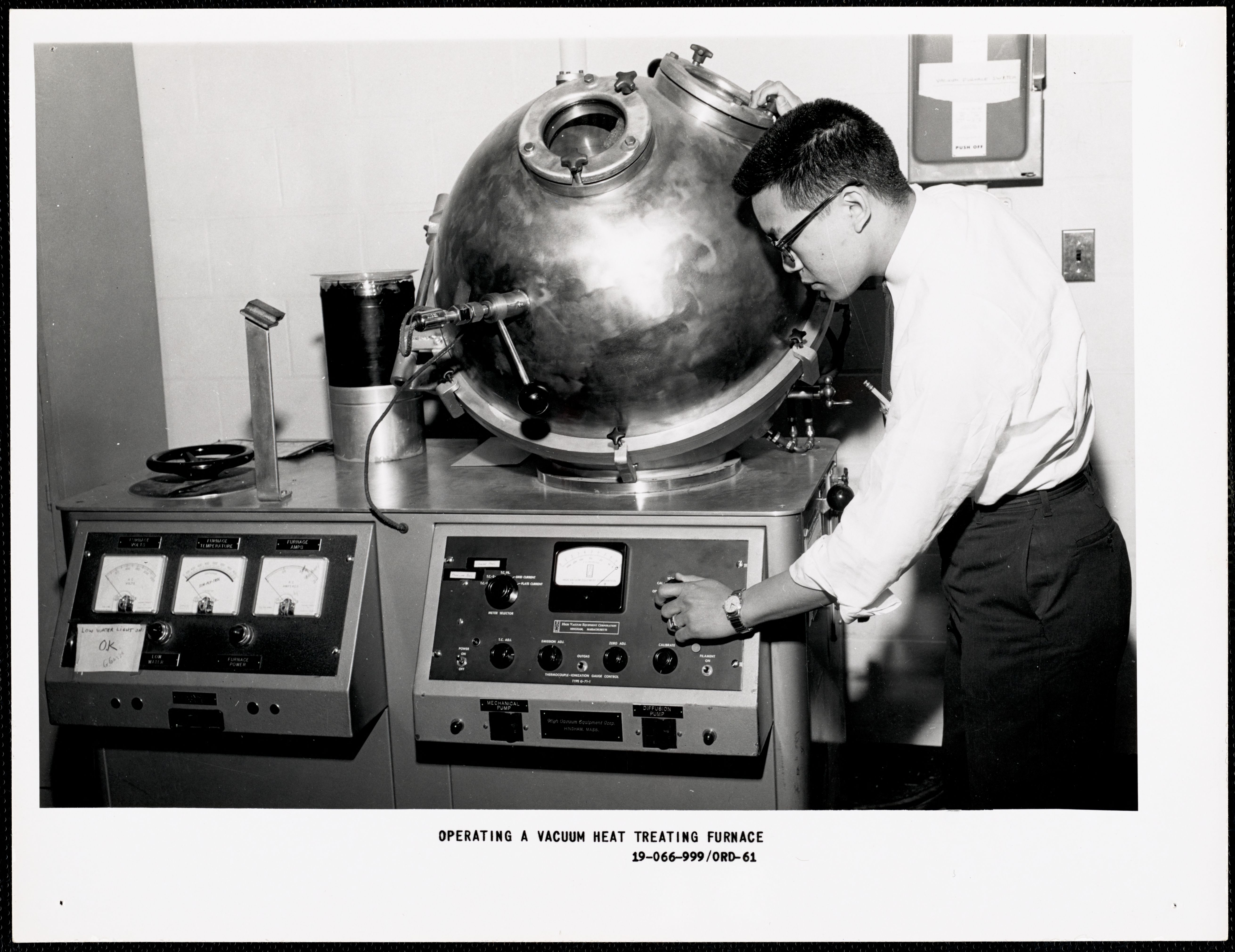 Why Aerospace and Medical Manufacturers Rely on Vacuum Furnaces